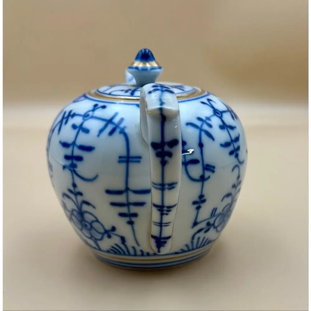 Vintage Thomas Bavaria Germany Blue Onion Porcelain Teapot 4.5” Spout Chip